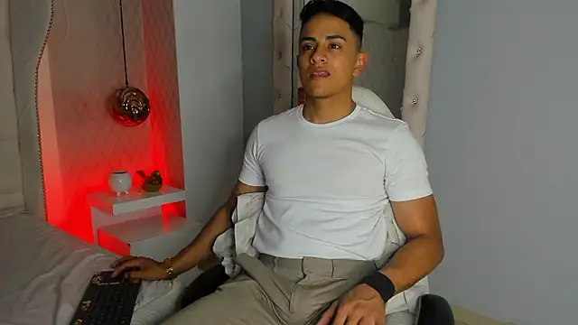 Lucii fer  online show from January 16, 2026, 11:25 am