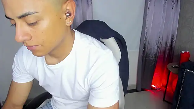 Lucii fer  online show from January 14, 2026, 11:36 am