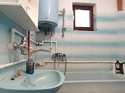 beaverwoman online show from October 12, 2025, 10:27 am