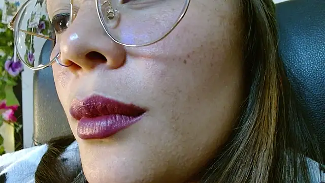 Snapshot of miss_evoleth2 chatting on March 3, 2026, 1:12 am miss evoleth2 online show from March 3, 2026, 1:12 am