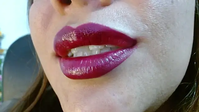 Snapshot of miss_evoleth2 chatting on February 18, 2026, 3:52 pm miss evoleth2 online show from February 18, 2026, 3:52 pm