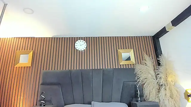 Snapshot of NaxaAndLexi_ chatting on April 20, 2026, 2:07 pm NaxaAndLexi online show from April 20, 2026, 2:07 pm