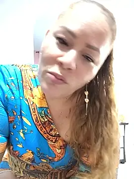 Snapshot of SluttyMilf79 chatting on April 26, 2026, 12:41 am SluttyMilf79 online show from April 26, 2026, 12:41 am