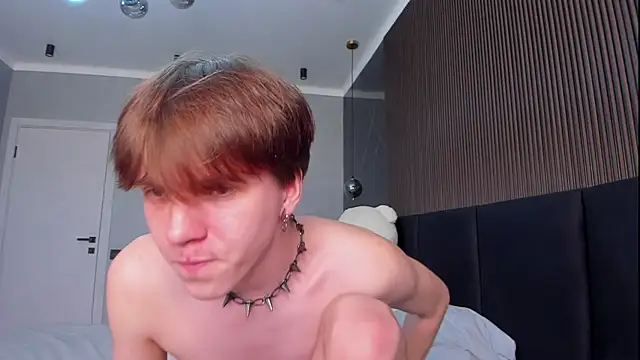 Snapshot of braxiboy chatting on February 21, 2025, 2:39 am braxiboy online show from February 21, 2025, 2:39 am