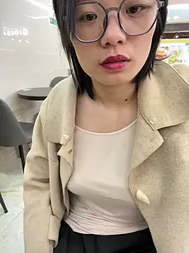 Bella0815 online show from March 12, 2025, 12:04 pm