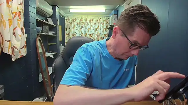 Snapshot of tilobinder chatting on October 11, 2025, 1:56 pm tilobinder online show from October 11, 2025, 1:56 pm