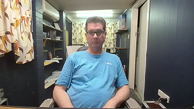 Snapshot of tilobinder chatting on December 1, 2025, 1:45 pm tilobinder online show from December 1, 2025, 1:45 pm