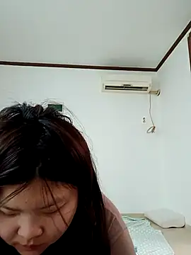 hello098712 online show from March 21, 2025, 8:06 am