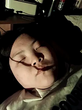 hello098712 online show from March 16, 2025, 9:26 pm