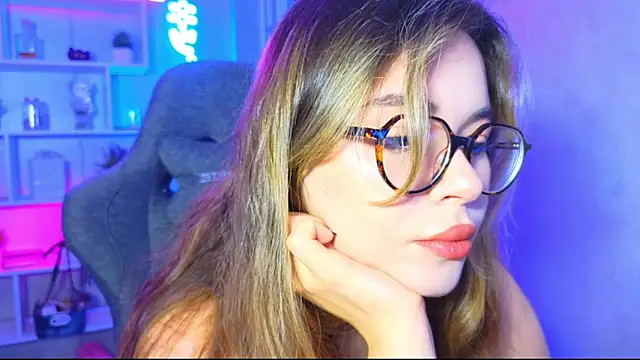 CutiePie3 online show from October 5, 2025, 5:25 pm