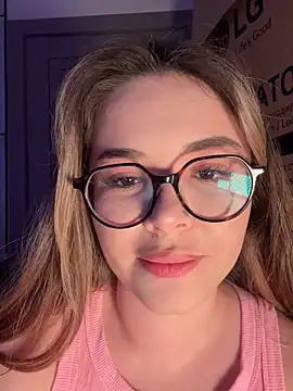 CutiePie3 online show from September 22, 2025, 10:38 pm