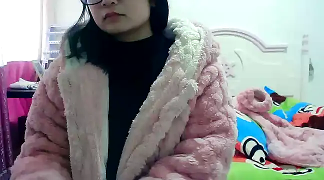 Snapshot of CN-Xiaoxi chatting on February 19, 2025, 12:25 am CN-Xiaoxi online show from February 19, 2025, 12:25 am