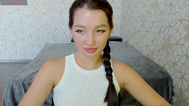 Lissa Cristal online show from August 4, 2026, 10:20 am