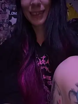 MissMidnightUK online show from December 5, 2025, 6:17 pm