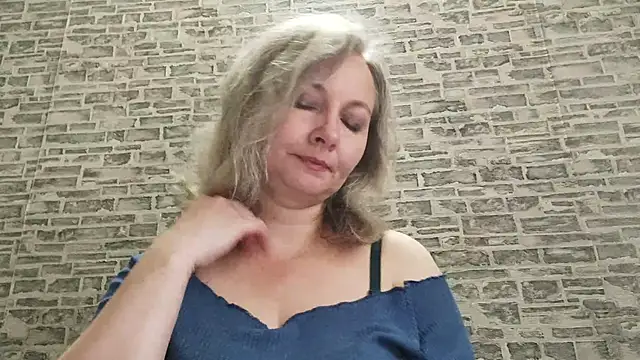 EdithManning online show from November 20, 2025, 7:53 am