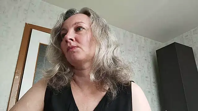 Snapshot of EdithManning chatting on May 12, 2026, 7:05 am EdithManning online show from May 12, 2026, 7:05 am