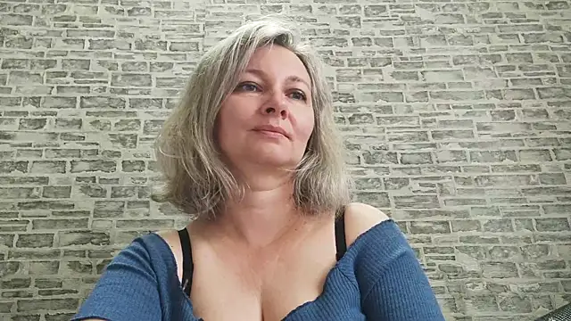 EdithManning online show from September 18, 2025, 5:10 am