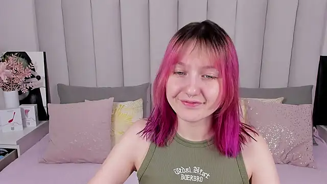 Snapshot of MiaKarlos chatting on March 12, 2026, 1:44 am MiaKarlos online show from March 12, 2026, 1:44 am