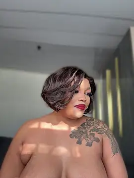 Snapshot of Naughty-Mel chatting on April 7, 2026, 6:59 am Naughty-Mel online show from April 7, 2026, 6:59 am