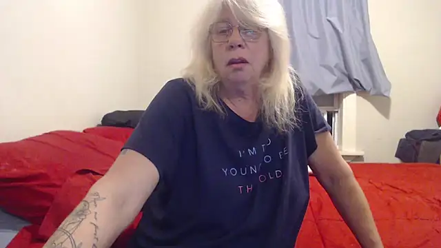 canadiancougar1965 online show from December 4, 2024, 11:19 pm