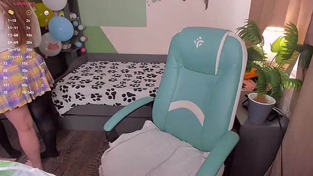 sophie  lee online show from September 25, 2025, 11:16 am