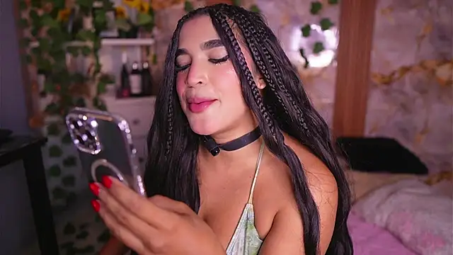 Snapshot of zoey-fox chatting on May 31, 2026, 2:06 am zoey-fox online show from May 31, 2026, 2:06 am