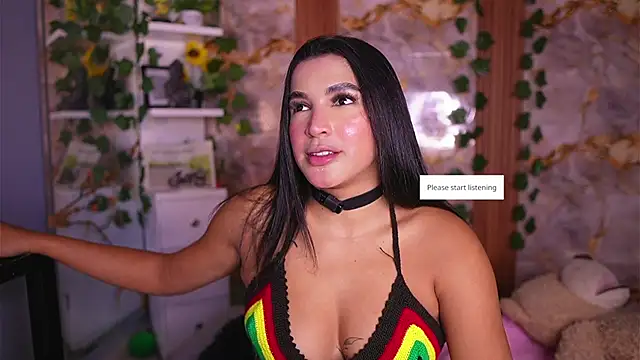 Snapshot of zoey-fox chatting on April 18, 2026, 12:35 am zoey-fox online show from April 18, 2026, 12:35 am