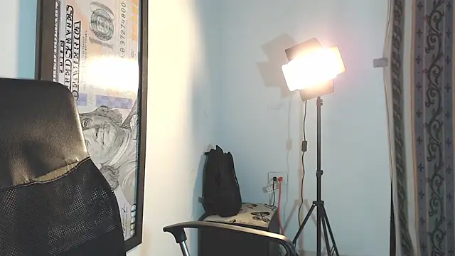 Snapshot of angelbianchii chatting on January 4, 2025, 1:10 am angelbianchii online show from January 4, 2025, 1:10 am