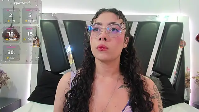 antonelllepiercee online show from October 1, 2025, 11:36 am