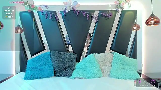 antonelllepiercee online show from April 11, 2026, 11:36 am