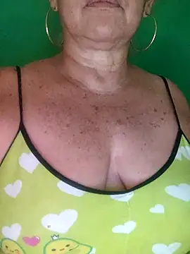 Kasandra Ho online show from November 22, 2025, 6:51 pm