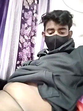 piyush 7inch online show from December 18, 2024, 3:22 pm