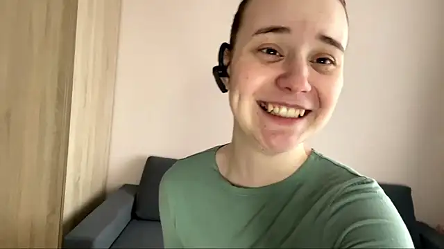 Snapshot of EditaBumford chatting on April 18, 2026, 8:27 am EditaBumford online show from April 18, 2026, 8:27 am