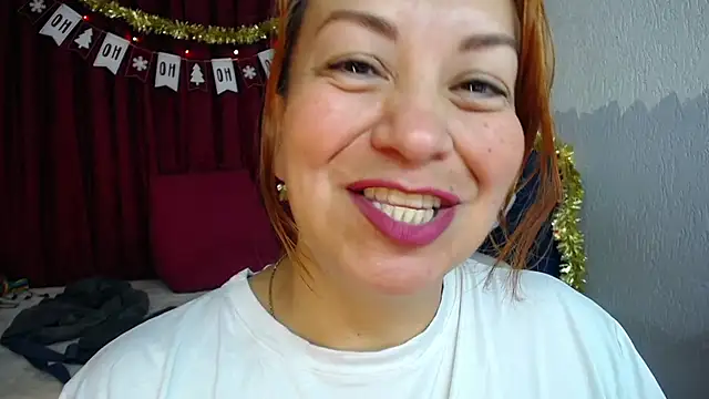 Snapshot of Delilah_Belmont chatting on January 7, 2025, 2:08 pm Delilah Belmont online show from January 7, 2025, 2:08 pm