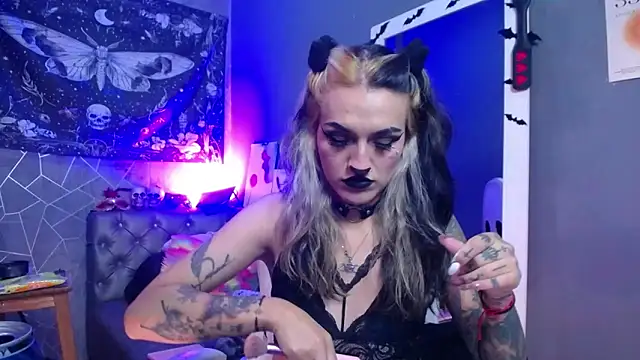 Snapshot of amelierouss chatting on June 4, 2026, 4:17 am amelierouss online show from June 4, 2026, 4:17 am
