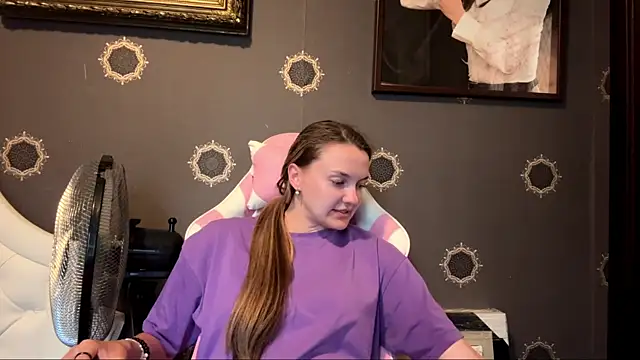 Snapshot of NoreenBunton chatting on July 16, 2026, 4:37 pm NoreenBunton online show from July 16, 2026, 4:37 pm