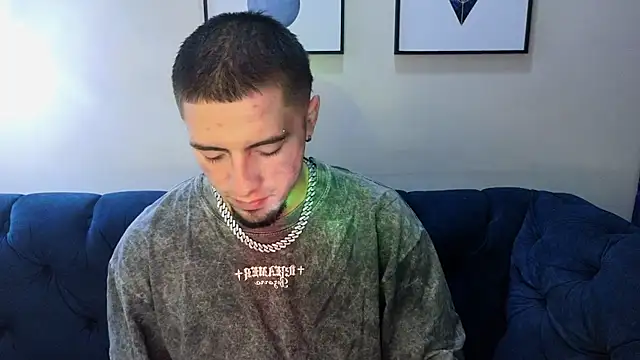 Snapshot of King_Dante_ chatting on September 10, 2025, 12:37 pm King Dante online show from September 10, 2025, 12:37 pm