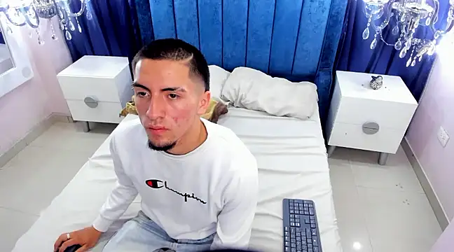 Snapshot of King_Dante_ chatting on February 7, 2025, 1:58 am King Dante online show from February 7, 2025, 1:58 am