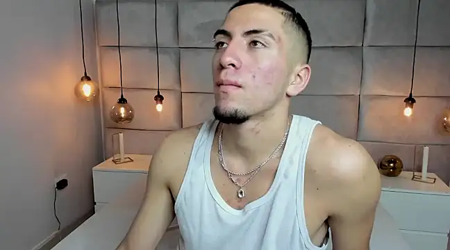 Snapshot of King_Dante_ chatting on February 13, 2025, 7:52 pm King Dante online show from February 13, 2025, 7:52 pm