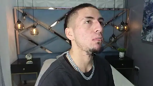 Snapshot of King_Dante_ chatting on September 25, 2025, 8:37 pm King Dante online show from September 25, 2025, 8:37 pm