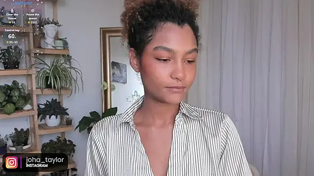 Snapshot of Johaphyton chatting on November 25, 2025, 9:04 pm Johaphyton online show from November 25, 2025, 9:04 pm