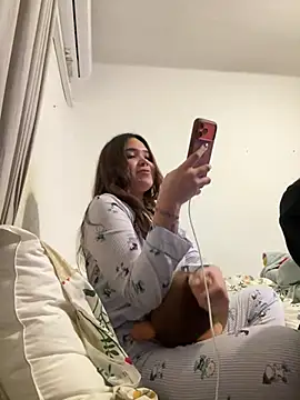 daniniescobarr online show from March 6, 2026, 9:10 pm