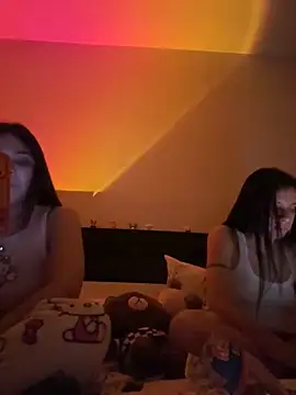 daniniescobarr online show from March 19, 2026, 9:04 pm