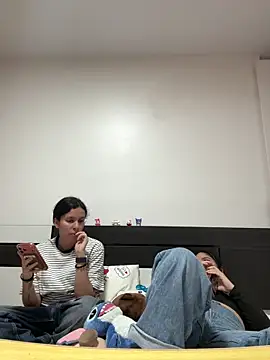 daniniescobarr online show from April 6, 2026, 12:39 pm