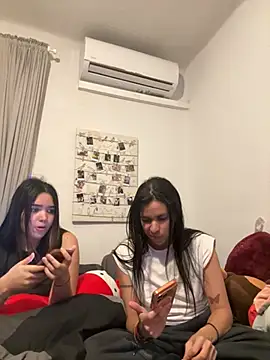 daniniescobarr online show from March 29, 2026, 6:42 pm