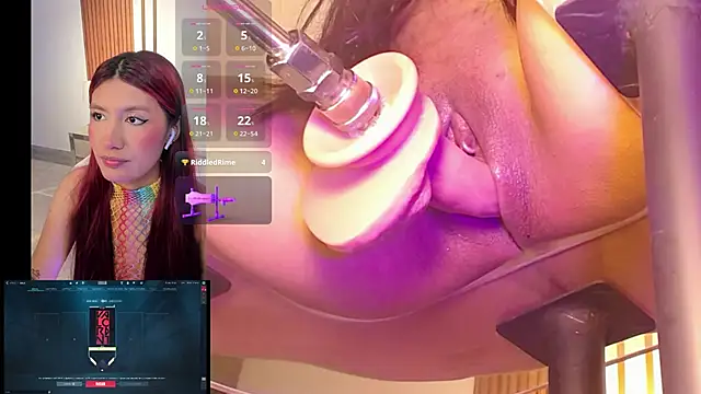 MiaVoss online show from October 30, 2025, 11:01 pm