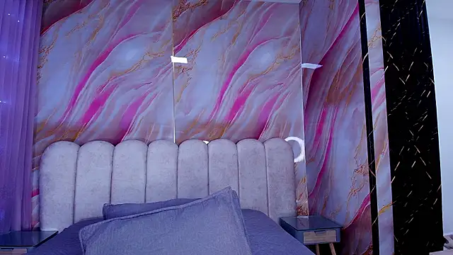 mia stanfort online show from March 10, 2026, 7:18 pm