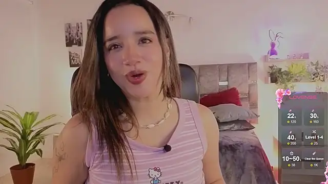 Snapshot of emilyrouxe chatting on July 4, 2026, 3:27 pm emilyrouxe online show from July 4, 2026, 3:27 pm