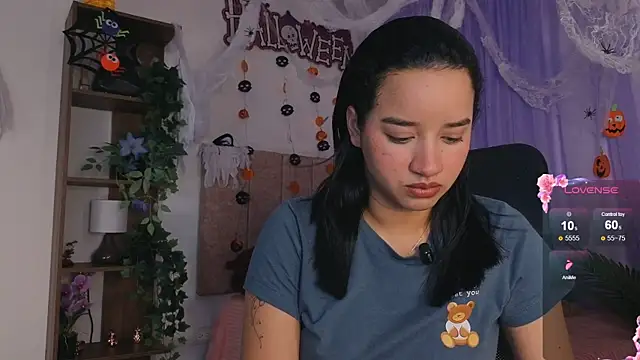 emilyrouxe online show from November 1, 2025, 5:29 pm