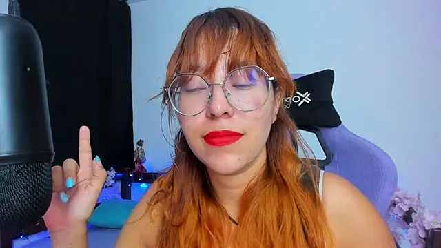 Snapshot of _Moon_Johnson chatting on October 21, 2025, 11:48 pm  Moon Johnson online show from October 21, 2025, 11:48 pm